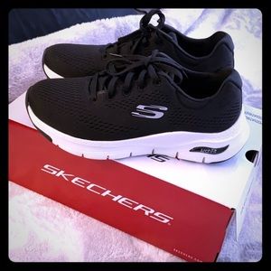 💕Skechers Arch Fit Shoes